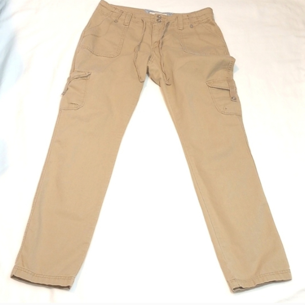 Levis Womens Tan Cargo Pants Sz 8 Cotton Straight Leg Pockets Hiking Travel Fun